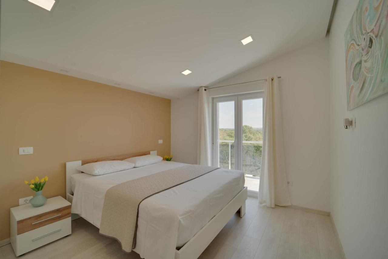 Black Diamond Apartment Vilanija Exterior foto