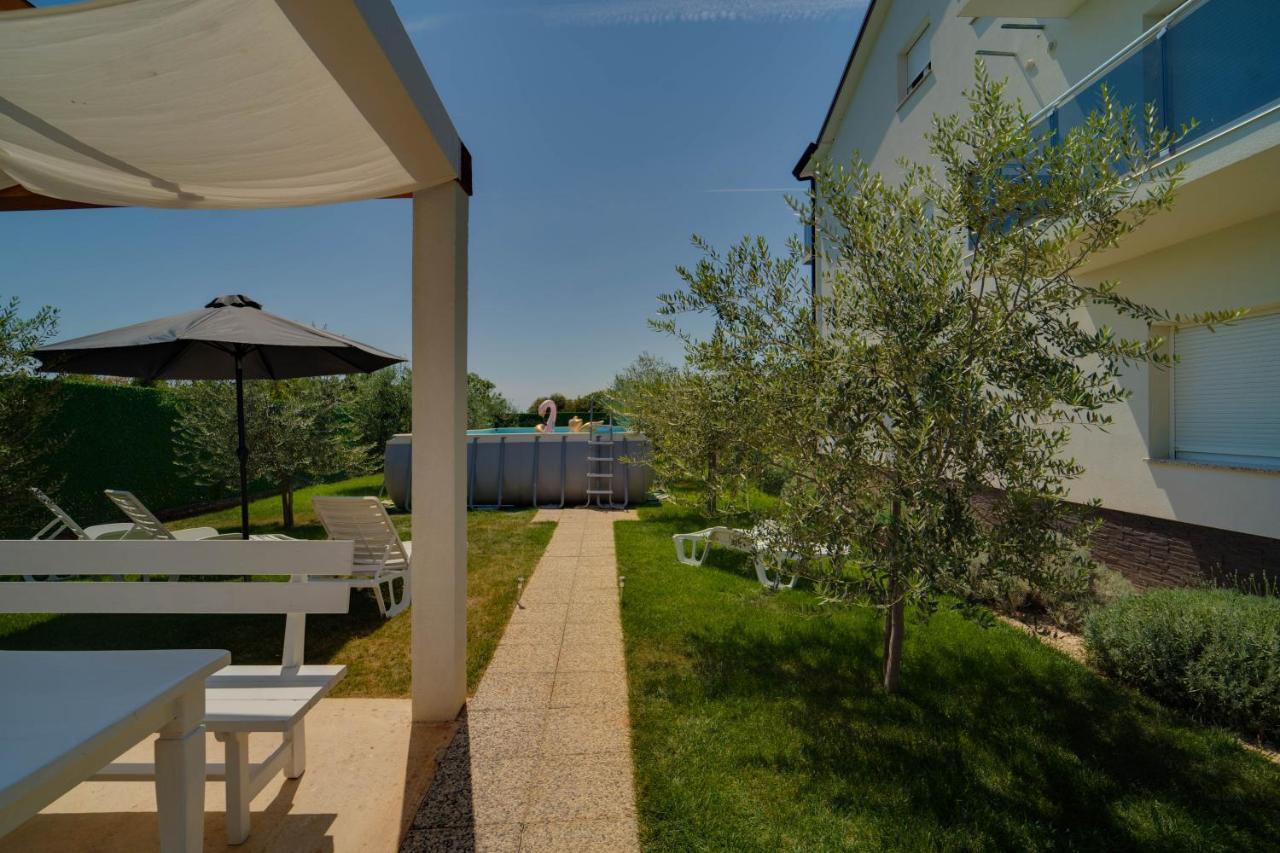 Black Diamond Apartment Vilanija Exterior foto