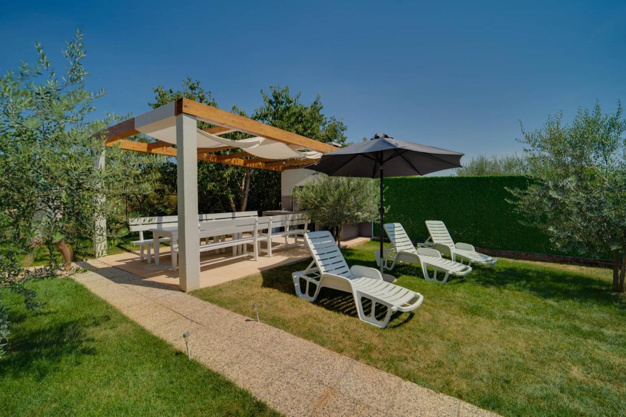 Black Diamond Apartment Vilanija Exterior foto